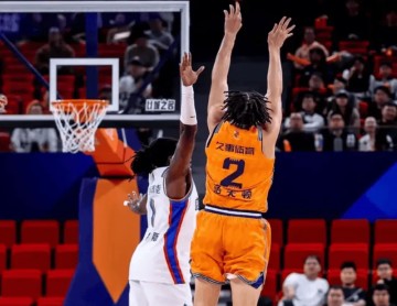 开云官方体育-今晚宁波vs上海大名单：张镇麟出战，洛夫顿、王哲林缺席