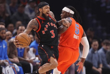 开云官方体育-爆大冷！联盟第一轰然倒下！卫冕冠军2连败，NBA彻底变天了