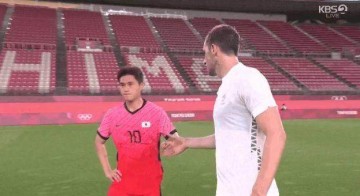 开云官方体育-输球又输人？韩国国奥赛后拒握手 韩网友：国家耻辱